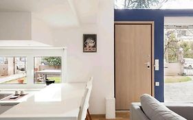 Bright Mezzanine Flat With Garden